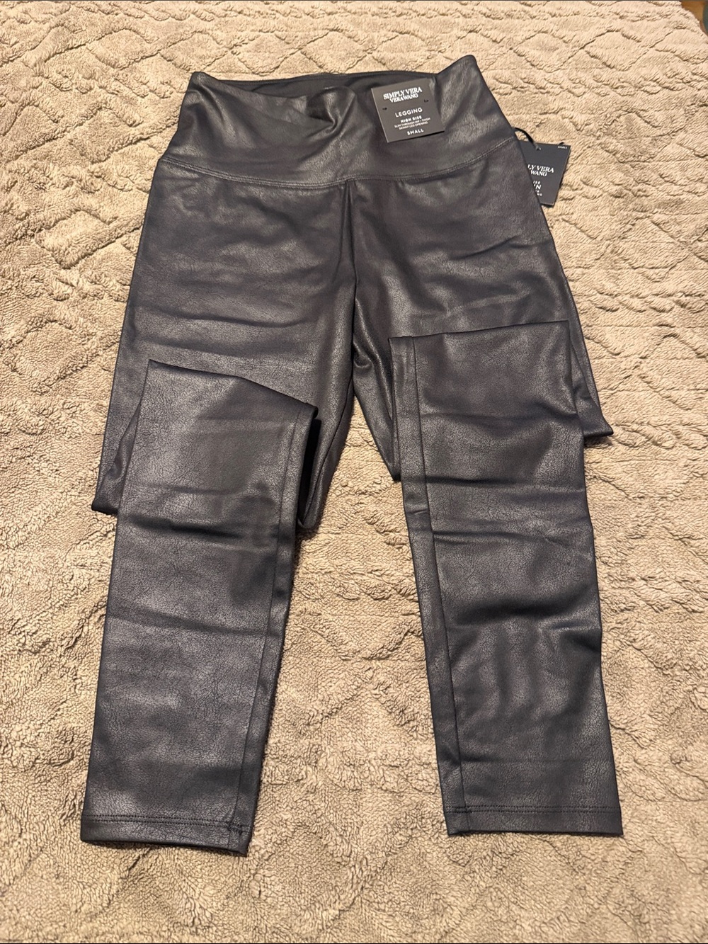 Simply Vera Vera Wang Faux-Leather Leggings in Black
